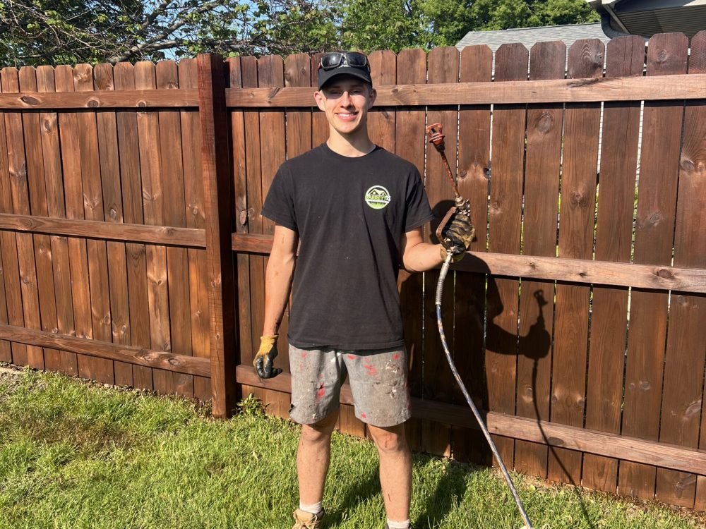 deck and fence stain elk grove village Deck and Fence staining in elk grove village